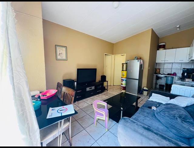 2 BEDROOM HOUSE FOR SALE IN BLOUBOSRAND